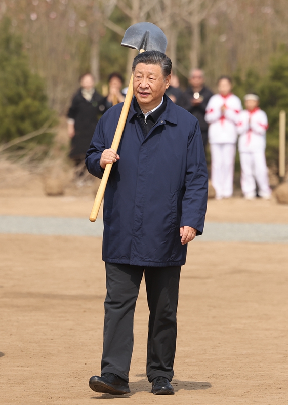 2024年4月3日，習(xí)近平總書(shū)記來(lái)到北京市通州區(qū)潞城鎮(zhèn)參加首都義務(wù)植樹(shù)活動(dòng)。